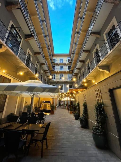 B333 Apartment - In The Heart Of The City บูดาเปสต์ ภายนอก รูปภาพ