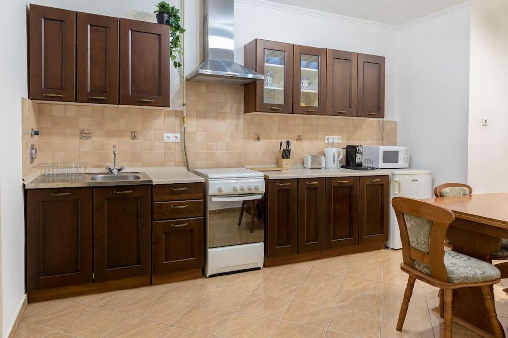 B333 Apartment - In The Heart Of The City บูดาเปสต์ ภายนอก รูปภาพ